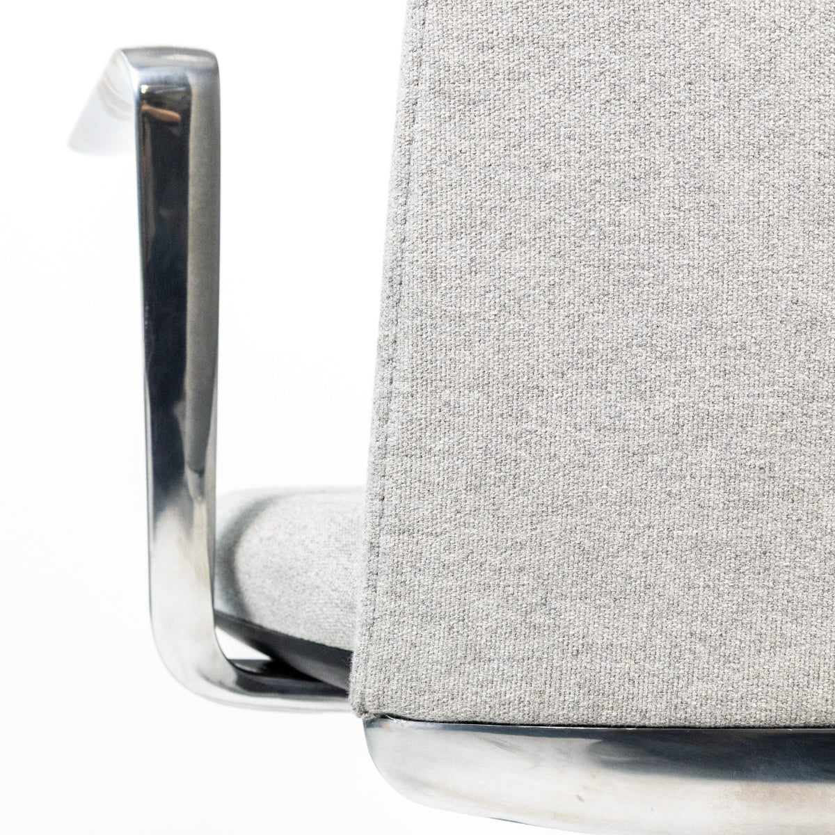 Sillón Lorenzo Bajo Tela Aluminio (RE-5061-AL)