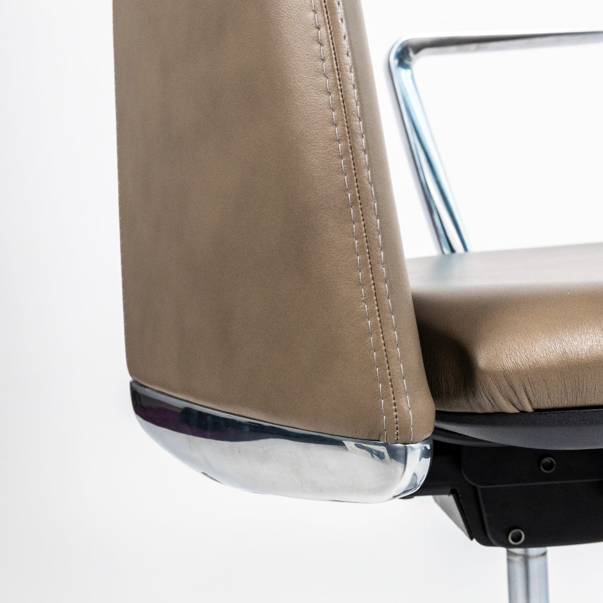 Sillón Lorenzo Alto Piel Aluminio (RE-5050-AL)